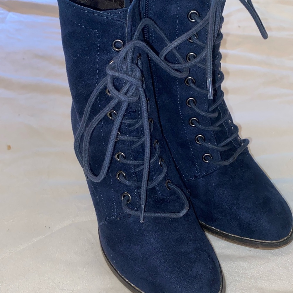 Candies suede woman’s boots 🔥🥵size 81/2 blue